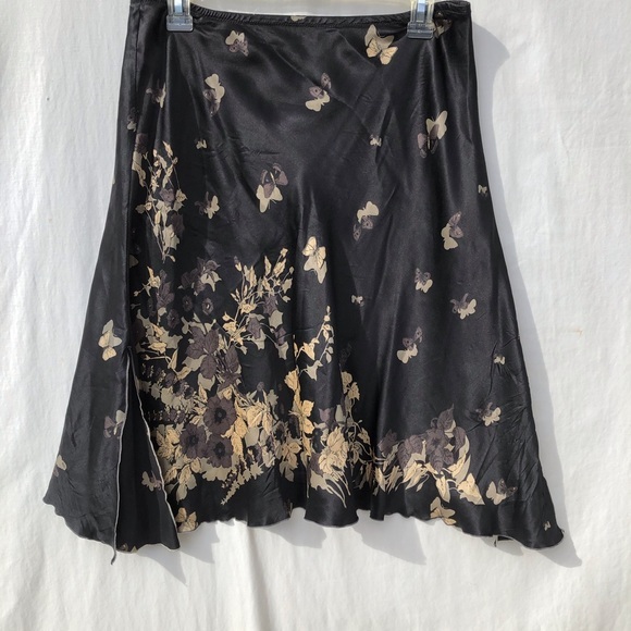 Silk A shape black with butterfly print skirt - Picture 1 of 12